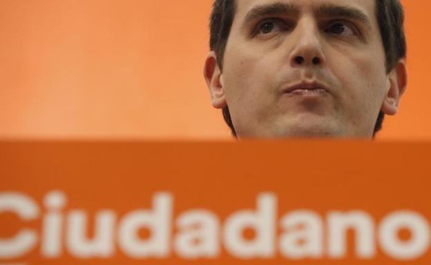 Ciudadanos propuso al PSOE que Solana, Jáuregui o Redondo lideraran la moción