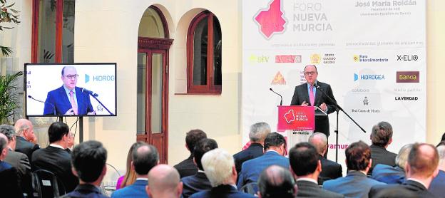 José María Roldán: «Lo que podemos pedirles a los políticos es que reduzcan la incertidumbre al máximo»