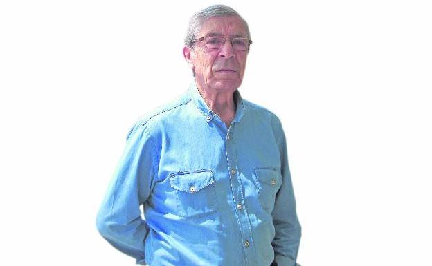 José Cubero Luna: «Intento transmitir la pequeña historia de Vistabella en la década de los 50»