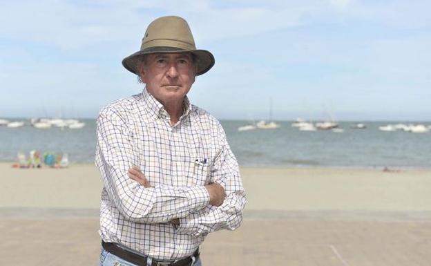 Los biólogos de la Región premian la labor de Julio Mas y Columbares