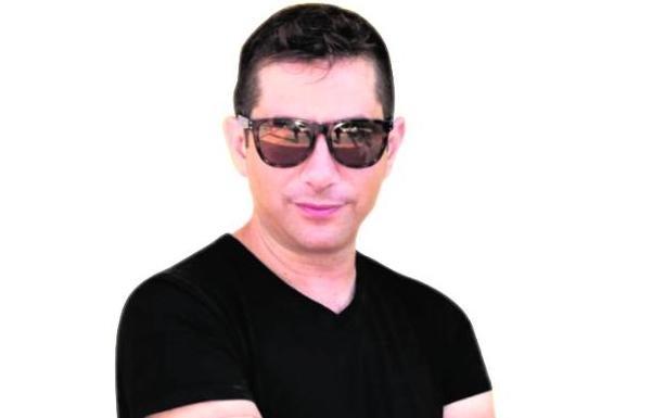 Sergio Victorio Molina: «En Latinoamérica, el público se acerca mucho al artista; es más pasional»