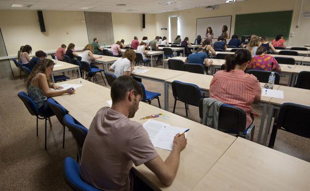 Más de 5.800 opositores compiten por 506 plazas de profesor de instituto