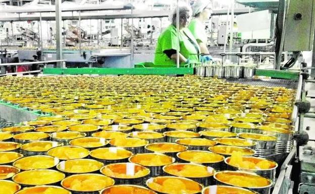 Más de 8.000 trabajadores de la conserva paralizarán la campaña con una huelga