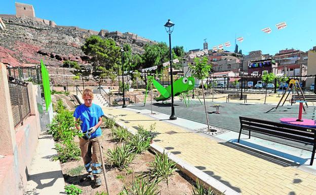 El parque de las Mujeres suma otro pulmón verde con vistas al castillo