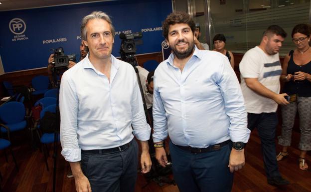 De la Serna defiende en Murcia una candidatura de unidad encabezada por Sáenz de Santamaría