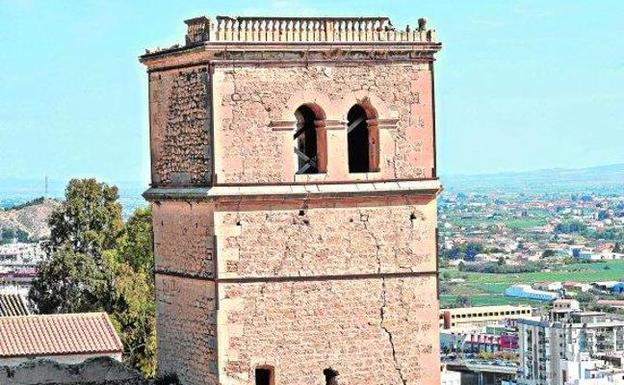 Denuncian la desaparición y sustitución por una réplica de la balaustrada de Santa María