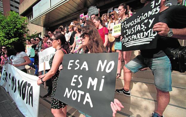 Los opositores exigen más transparencia