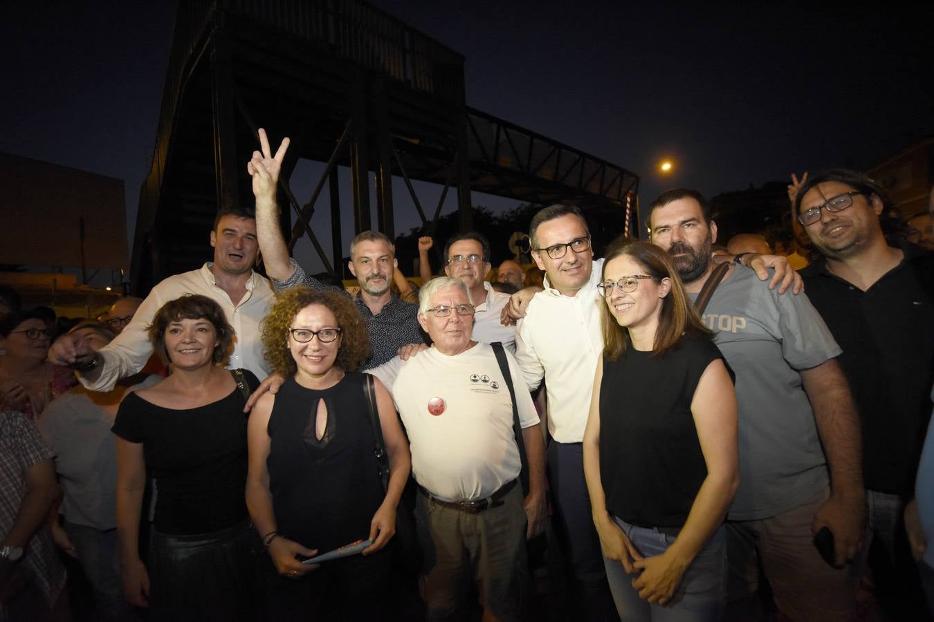 Conesa y Urralburru celebran el triunfo de la plataforma vecinal