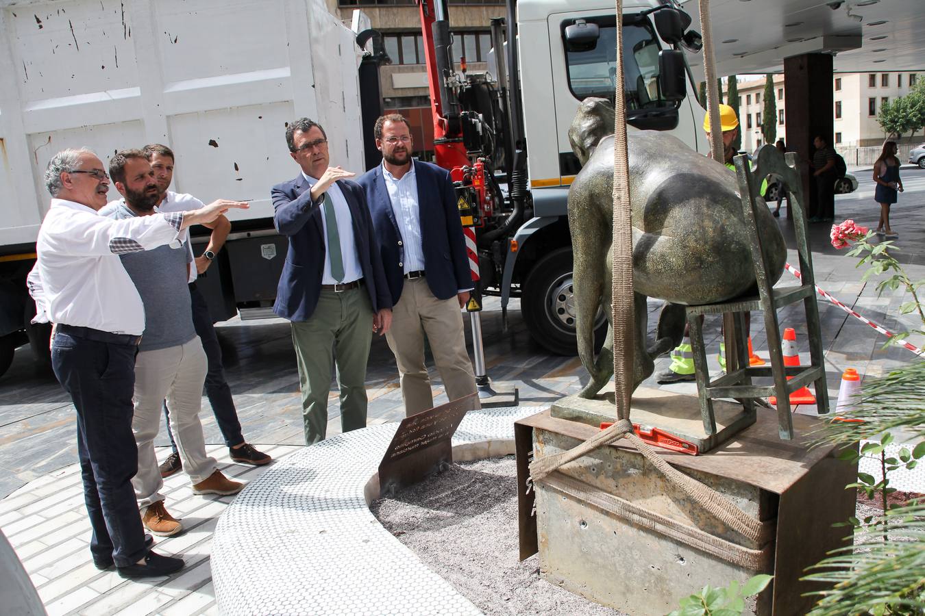 La escultura de Campillo se ubicará definitivamente en la avenida de la Libertad