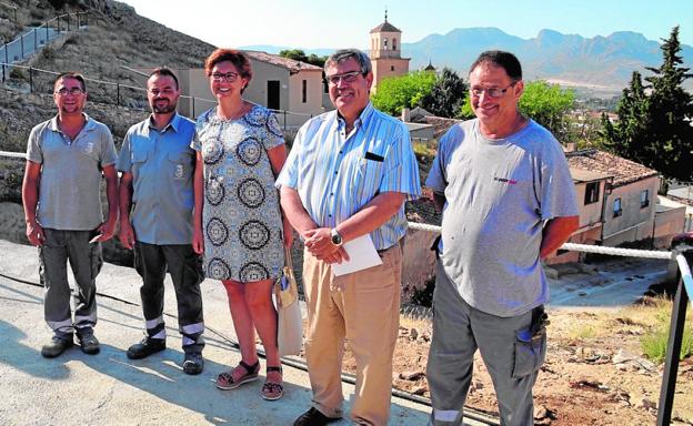 Un nuevo sendero guía a los turistas por las casas cueva