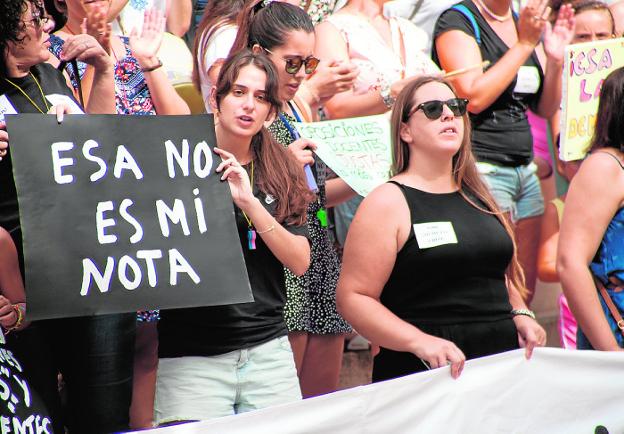 Los opositores reclaman ver sus exámenes