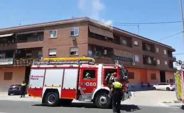Arde la cocina de una vivienda en la avenida Miguel Induráin en Zarandona