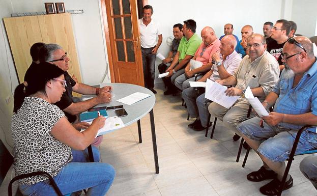 Los taxistas de la Región también ponen fin a la huelga