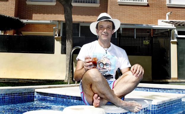 Juan José Valverde: «Cantar, cantar, cantar. ¡Me gustan los karaokes!»