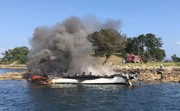 Fallece uno de los heridos en el incendio del catamarán de Pontevedra