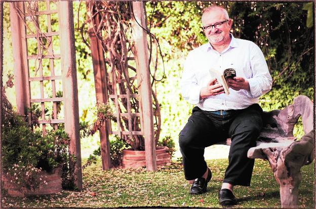 «Soy Paco Esparza, un señor de Murcia»