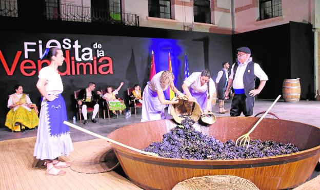 Jumilla se une y brinda para saborear el primer mosto de la cosecha de 2018