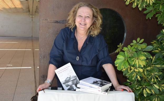 Vivencias de las reporteras de guerra, en Santiago de la Ribera