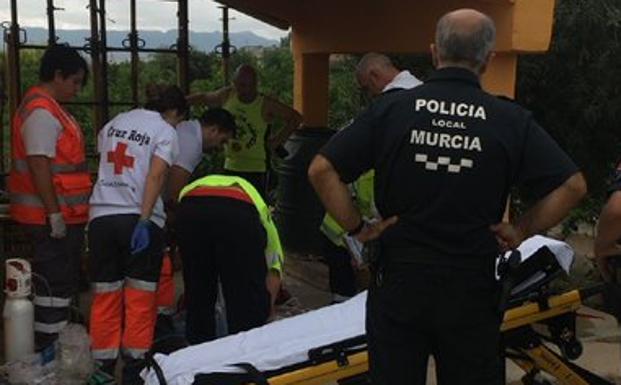 Dos policías reaniman a un conductor que sufrió una parada en Alquerías