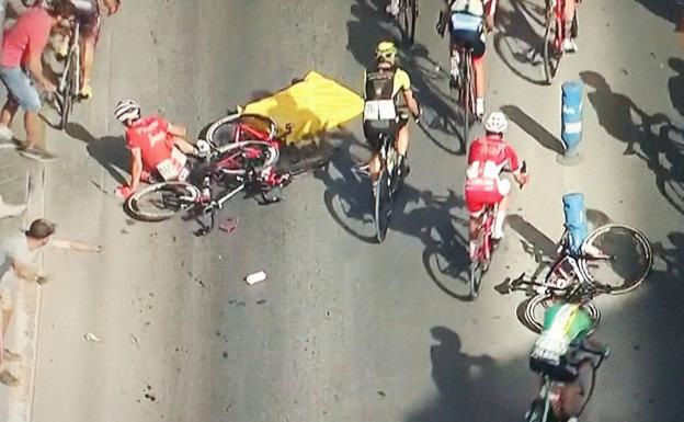 Perico Delgado ve una posible negligencia en el accidente de La Vuelta a su paso por La Unión