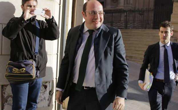 El Gobierno regional recuerda que Sánchez «ya no ejerce ninguna responsabilidad» en el PP