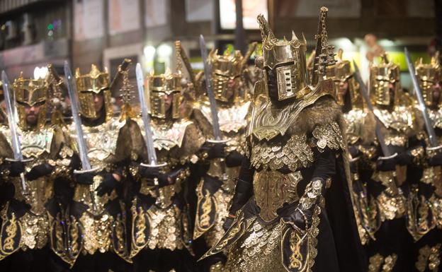 Moros y Cristianos doblegan a la lluvia