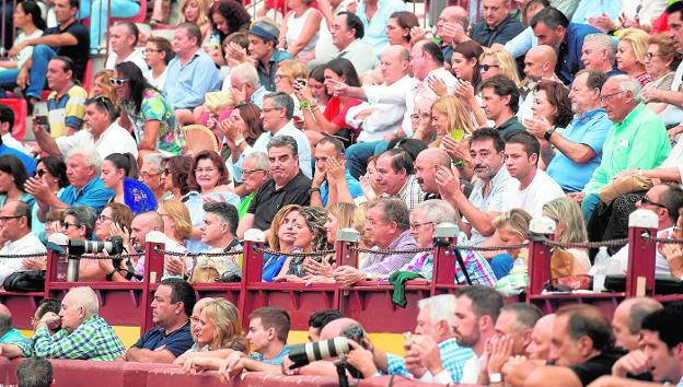 Una ausencia, el japonés más taurino y mil miradas al cielo