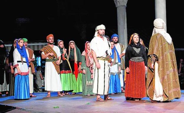 Moros y Cristianos recrean la histórica fundación de la ciudad