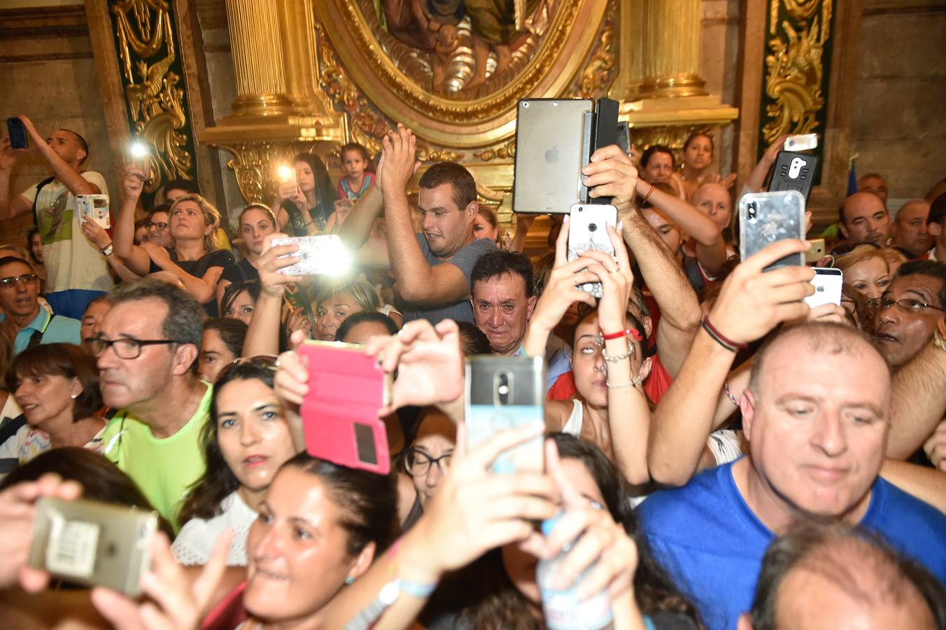 Flores, velas y móviles