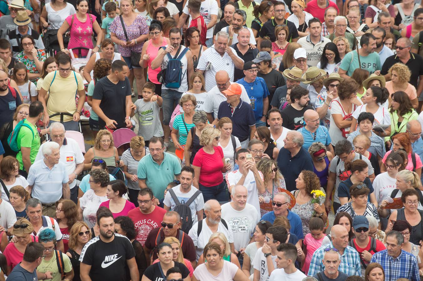 Miles de murcianos acompañan a su Patrona