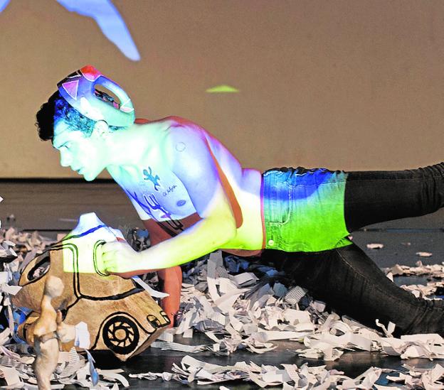 Juan Montoro estrena 'Chocando contra árboles sagrados' en el Párraga