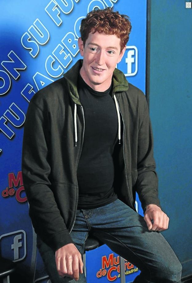 La OCU condena a Mark Zuckerberg a la hoguera