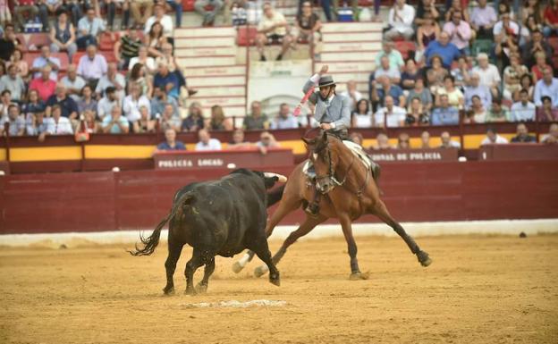 Los rejones desatan la locura en la última corrida de la Feria Taurina de Murcia