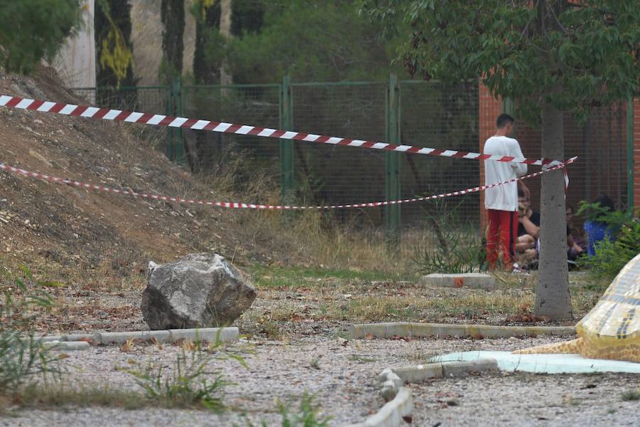 La 'gota fría' provoca la caída de rocas en los alrededores de un instituto de Torreagüera