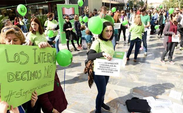 La plataforma denuncia que 600 opositores han sido rechazados en la lista de interinos