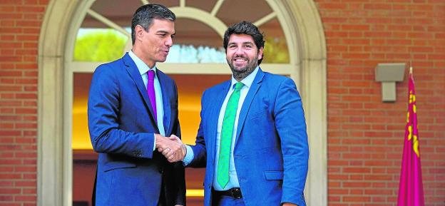 Miras reprocha a Sánchez «la falta de respuestas a las demandas de Murcia»