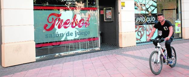 La Comunidad modifica la norma para atajar la expansión de los salones de juego y apuestas