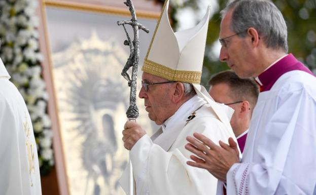 El Papa defiende el «don» de la independencia de Letonia ante la amenaza de Moscú