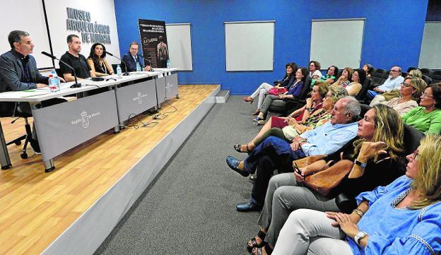 «Aspiro a ser escritor murciano»