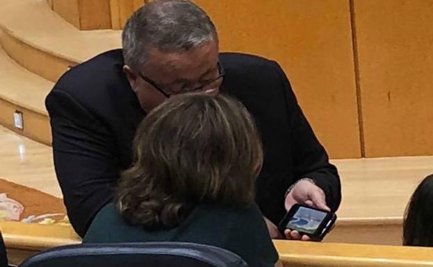 Bernabé aborda a la ministra Ribera con imágenes de la paralización de las obras de Portmán