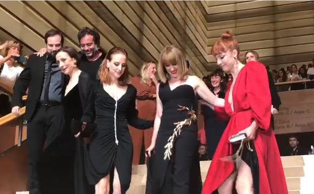 El aplauso de cinco minutos a la actriz murciana Eva Llorach