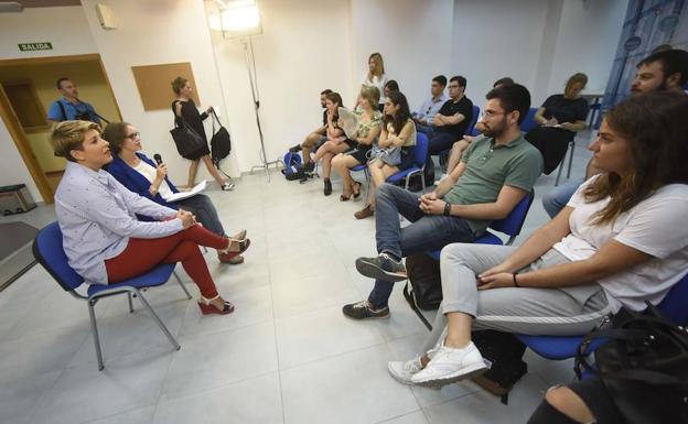 El Gobierno regional fomenta entre los estudiantes de la UMU la transparencia y la participación