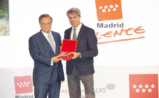 Tomás Fuertes, premio a la Excelencia de la Persona en la categoría 'Ámbito Empresarial'