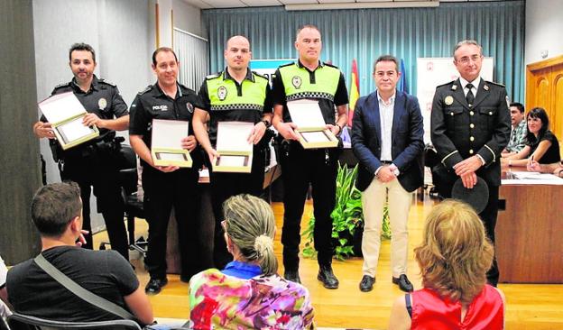 Reconocimiento a los policías por salvar vidas