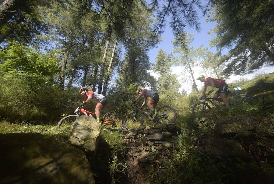 Pedaleando en el Himalaya