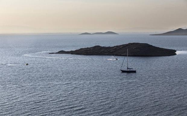 Balnearios y fondeos temporales, entre las medidas para proteger el Mar Menor