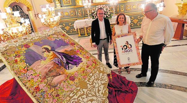 Procesión extraordinaria, el sábado, en el centenario del Paño de las Flores