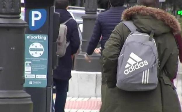 ¿Eres un 'padre helicóptero'? Puedes estar perjudicando a tus hijos sin querer