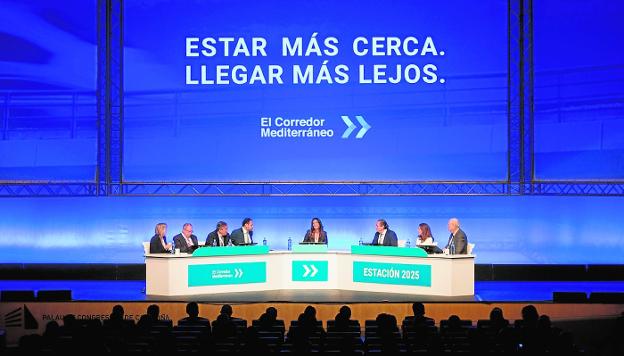 Adif no invierte en los tramos murcianos del Corredor