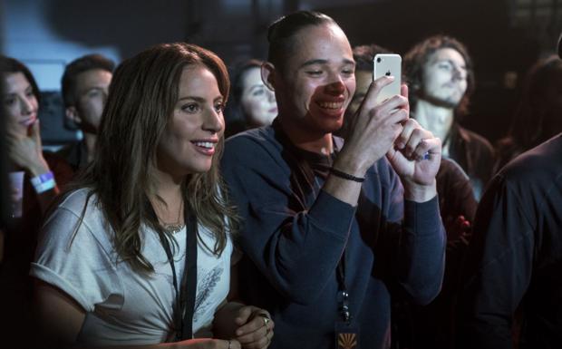 Bradley Cooper hace de Lady Gaga una estrella